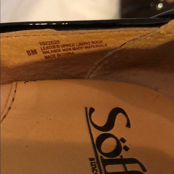 *NEVER WORN* Sofft Heels - Picture 3 of 4